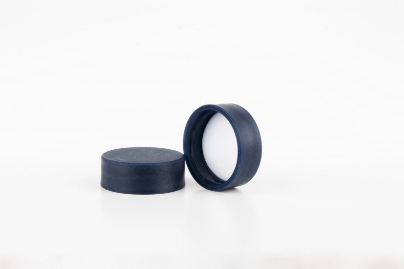 I tappi di Labrenta, con scarti di jeans, vinaccia, bambù e lolla di riso