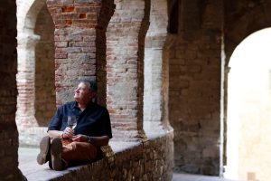 Valorizzare agricoltura e turismo del territorio attraverso il vino: il futuro della Val di Cornia