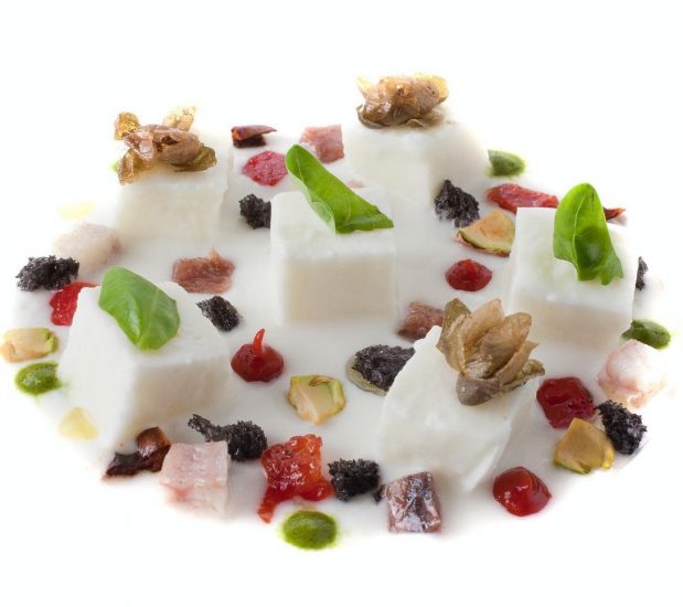 Anguilla affumicata nella Zuppa di mozzarella di Mauro Uliassi