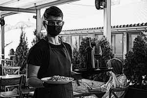 Ristorazione, profondo rosso: persi 56 miliardi di euro e chiuse 45.000 imprese in 2 anni