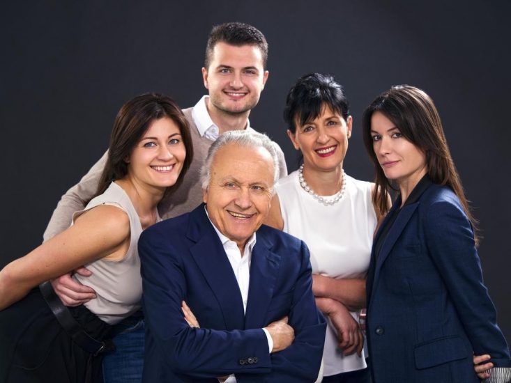 La famiglia Gaja, al n. 1, con il Barbaresco Sorì Tildin 2023 nella “Top 100” by “Gentleman”