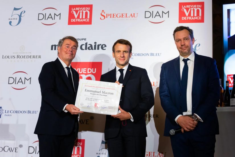 Macron premiato dalla Revue du Vin de France