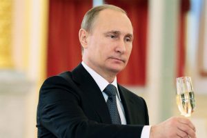 In Russia lo Champagne torna a non poter usare il proprio nome in cirillico in retroetichetta In Russia lo Champagne torna a non poter usare il proprio nome in cirillico in retroetichetta