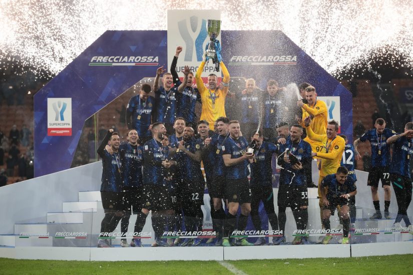 I festeggiamenti dell’Inter per la vittoria della Supercoppa Italia