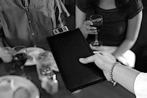 Ristorazione, giro d&rsquo;affari 2021 a 60 miliardi di euro (-20 sul 2019)