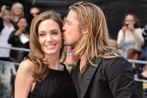 Brad Pitt fa causa ad Angelina Jolie per la cessione della sua quota di Miraval a un&rsquo;oligarca russo