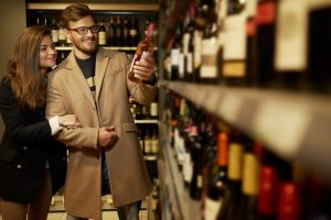 Commercio del vino: frena la gdo in volume, ma cresce in valore. Ancora in positivo l’e-commerce