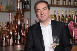 Ad una settimana dall&rsquo;inizio della guerra, in migliaia in fuga dall&rsquo;Ucraina: Bottega apre le porte