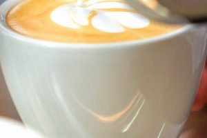 Come si fa un cappuccino perfetto? La bevanda must della colazione adesso ha la sua ricetta