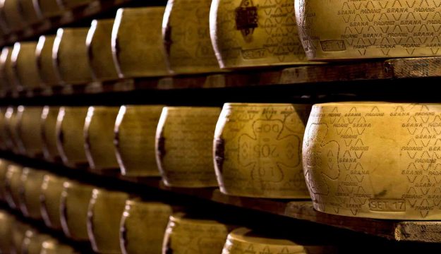 Accordo Mps e Consorzio Grana Padano: plafond da 500 milioni di euro alle imprese della filiera