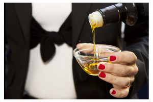 Olio &ldquo;evo&rdquo;, 2,3 milioni di litri sequestrati dalle autorit&agrave;, irregolare il 27,2% dei campioni