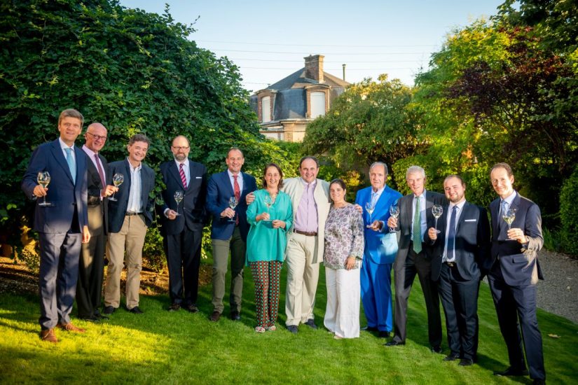 I rappresentati delle 12 famiglie “Primum Familiae Vini” (ph: Michael Boudot)