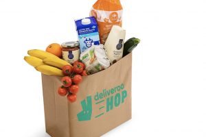 Dal delivery della ristorazione alla consegna della spesa in 10 minuti, Deliveroo raddoppia