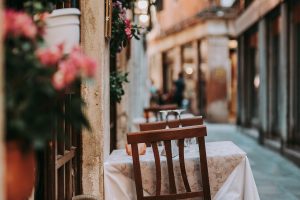 Nuovo vento di crisi per la ristorazione italiana: caro energia e inflazione allarmano il settore