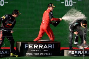 Festa tutta tricolore sul podio del Gran Premio di Melbourne: Ferrari Trento brinda alla Ferrari