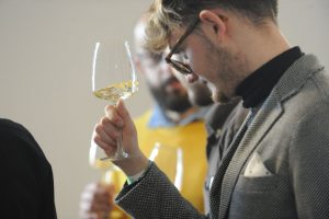 Enpaia-Censis: il rapporto dei giovani con il vino? Vale la logica “meglio meno, ma di qualità”
