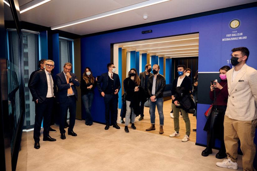 Le etichette firmate Santa Margherita e Inter (Photo by Mattia Ozbot - Inter/Inter via Getty Images)