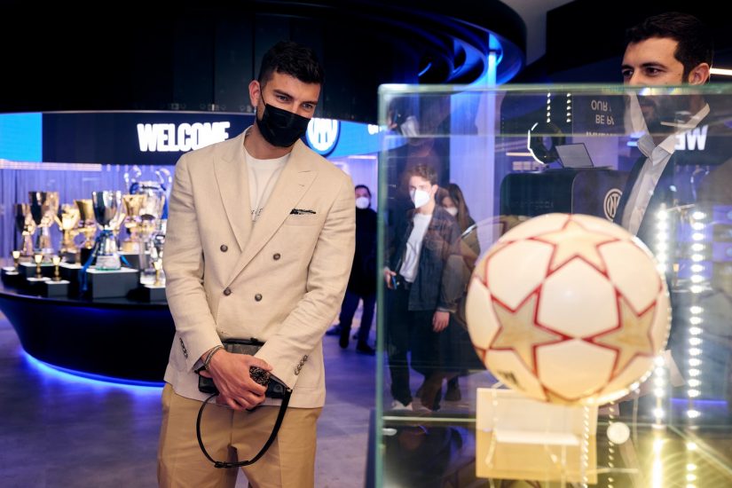 Le etichette firmate Santa Margherita e Inter (Photo by Mattia Ozbot - Inter/Inter via Getty Images)