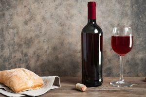 “Pane e vino, il dialogo sulla rinascita”: tra simbolismo, religione e agricoltura