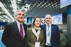 Dai calici alla solidarietà: da “Vinitaly 2022” 100.000 euro per i profughi dall’Ucraina