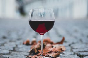 Il vino naturale alla ricerca della qualità: la genuinità non basta, no a puzze e instabilità