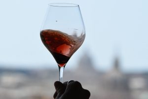 Amarone della Valpolicella, il mercato premia i valori, che crescono in Italia e nel mondo Amarone della Valpolicella, il mercato premia i valori, che crescono in Italia e nel mondo