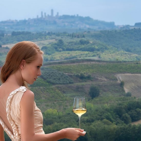 La Vernaccia attende il ritorno di Dante a San Gimignano