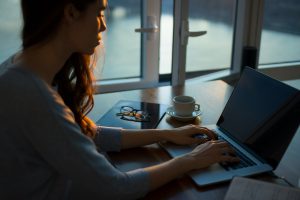 Con lo “smart working” strutturale perdite di 25 miliardi di euro all’anno per la ristorazione Con lo “smart working” strutturale perdite di 25 miliardi di euro all’anno per la ristorazione