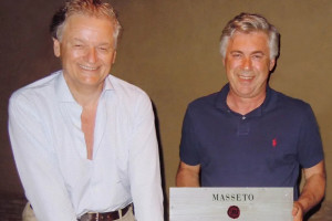 Carlo Ancelotti, l’allenatore più vincente della storia, brinda alla quarta Champions con il Masseto