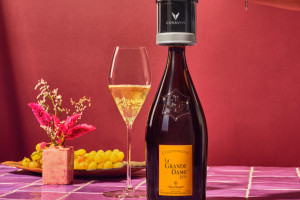 Il “vino al calice” nei grandi ristoranti va in tour, con “A sip of summer by Coravin”