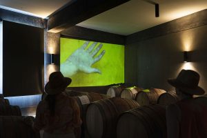 “Cottanera Visioni 2022”: la mostra “Embrasement” dalla performance di Ruben Brulat sull’Etna