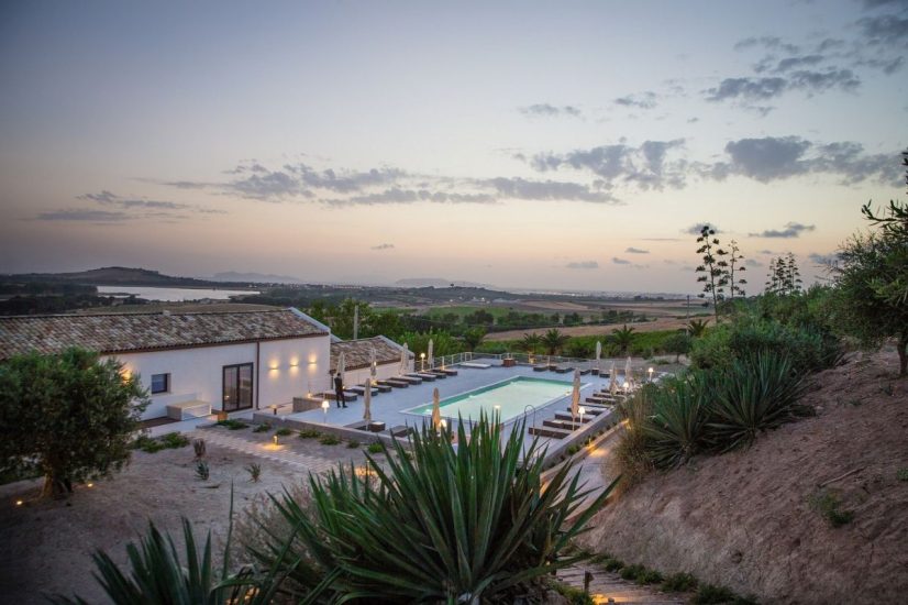 “Apericharme” al tramonto sulle Egadi al Baglio Sorìa da Firriato