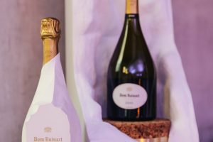 Champagne: Ruinart sceglie il sughero al posto del tappo a corona per l’affinamento Champagne: Ruinart sceglie il sughero al posto del tappo a corona per l’affinamento