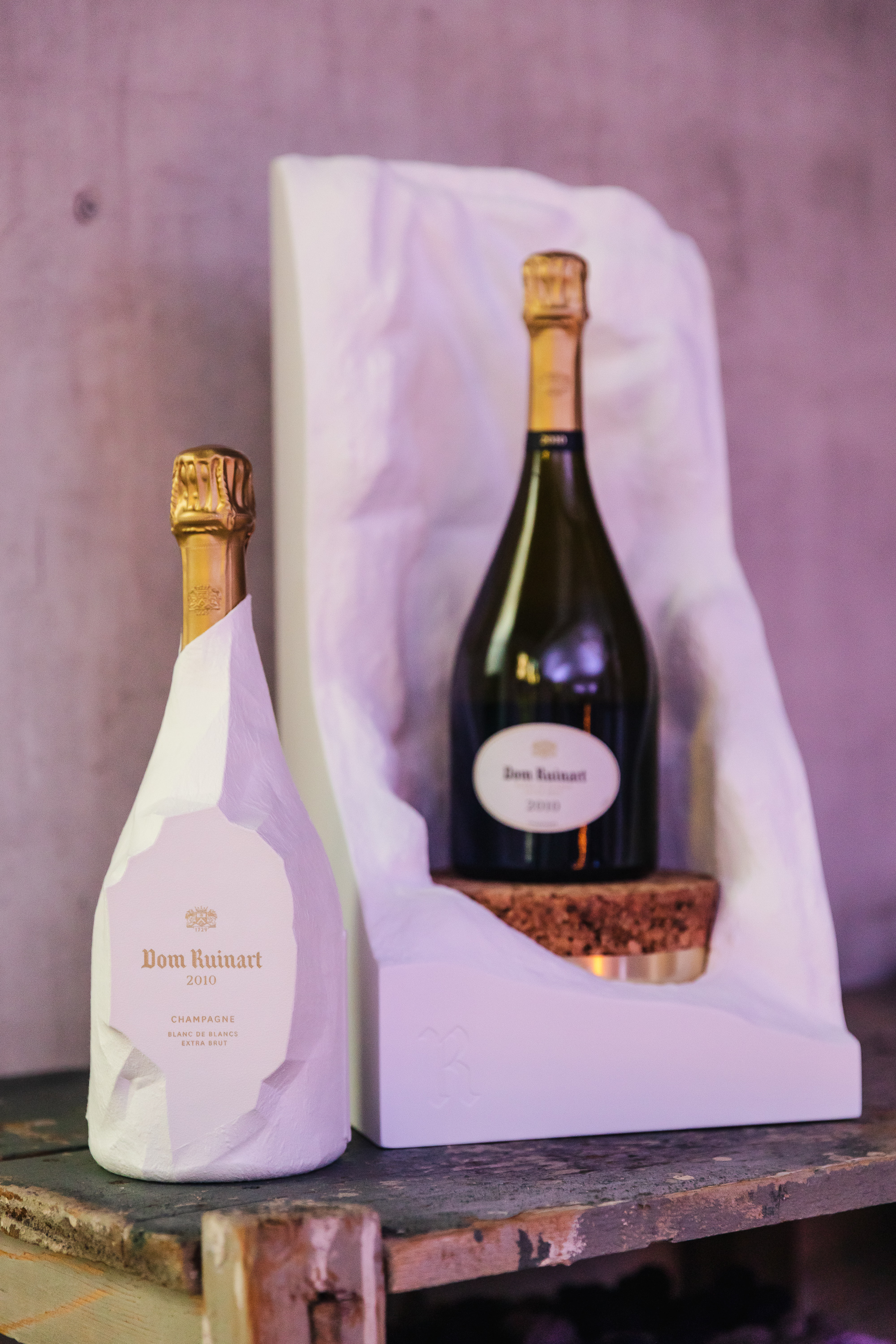 Champagne: Ruinart sceglie il sughero al posto del tappo a corona per  l'affinamento - WineNews