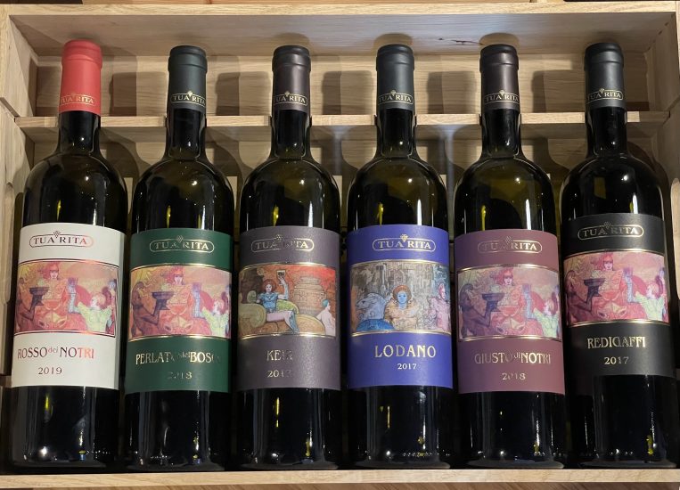 Tua Rita, 25 vendemmie tra arte in bottiglia e in etichetta