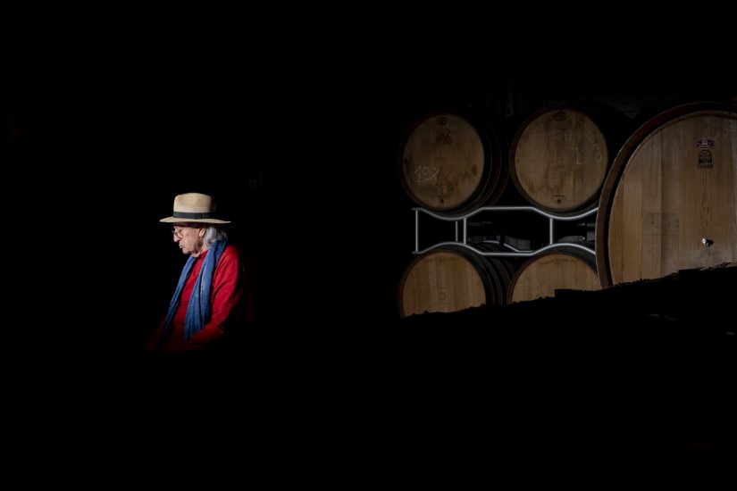Il Maestro della Fotografia Vittorio Storaro tra le vigne di Cusumano in Sicilia