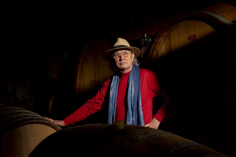 Il Maestro della Fotografia Vittorio Storaro tra le vigne di Cusumano in Sicilia