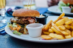 La Gdo guida la rinascita del franchising: con la ristorazione copre quasi la metà del fatturato La Gdo guida la rinascita del franchising: con la ristorazione copre quasi la metà del fatturato