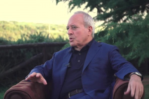 WineNews ripercorre la carriera straordinaria, tra vino e altre passioni, di Giovanni Mantovani WineNews ripercorre la carriera straordinaria, tra vino e altre passioni, di Giovanni Mantovani