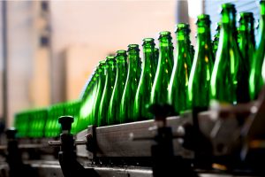 Riduzione di peso e volume e riuso: la Commissione Ue sulle bottiglie di vetro agita il vino