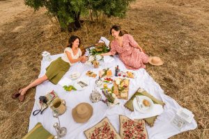 Libera e conviviale, la tavola di Ferragosto è quella che più amiamo. A partire dagli antichi romani