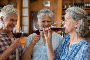 Un progetto spagnolo studia gli effetti del consumo moderato di vino sull’Alzheimer Un progetto spagnolo studia gli effetti del consumo moderato di vino sull’Alzheimer