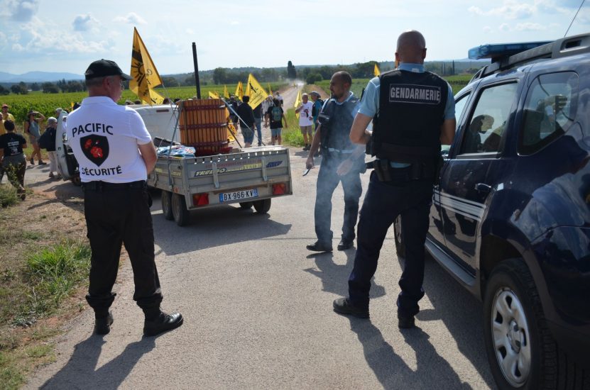 La protesta dei contadini provenzali contro LVMH