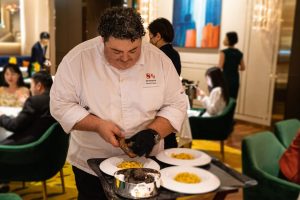 Shanghai è la città più costosa del mondo, anche per mangiare fuori (ma non per bere)