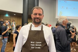 Il ruolo dei cuochi, intermediari “giusti” tra il consumatore ed il produttore locale Il ruolo dei cuochi, intermediari “giusti” tra il consumatore ed il produttore locale