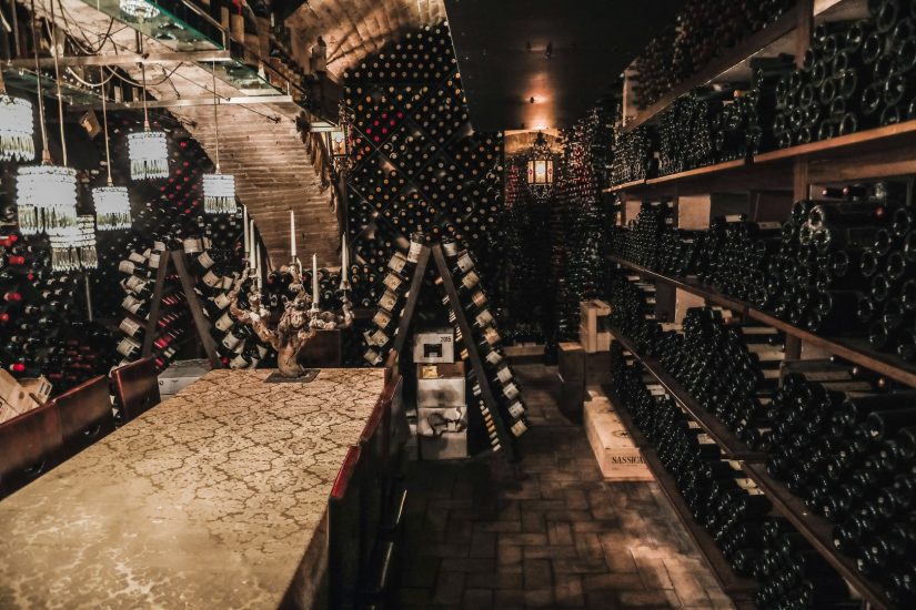 La cantina dell’Antica Bottega del Vino di Verona, tempio del vino italiano
