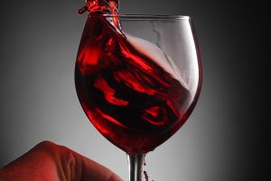 Vino e salute, il dibattito si infiamma, e diventa mediatico, con virologi ed immunologi Vino e salute, il dibattito si infiamma, e diventa mediatico, con virologi ed immunologi