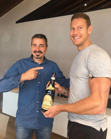 “Love in villa - Innamorarsi a Verona”, Tom Hopper con Pierangelo Tommasi