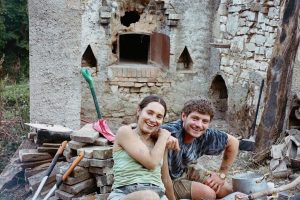 Città versus campagna: giovani inglesi contadini in Italia e ragazzi italiani camerieri a Londra