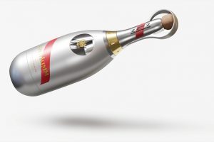 Mumm va in orbita: svelata la bottiglia del primo Champagne progettato per volare nello spazio Mumm va in orbita: svelata la bottiglia del primo Champagne progettato per volare nello spazio